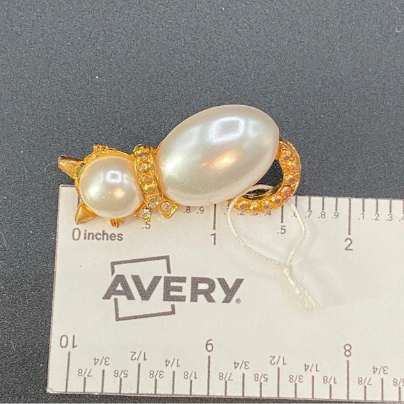 Faux Pearl and Gold Tone Vintage Cat Brooch Jelly Belly Style - Picture 7 of 8